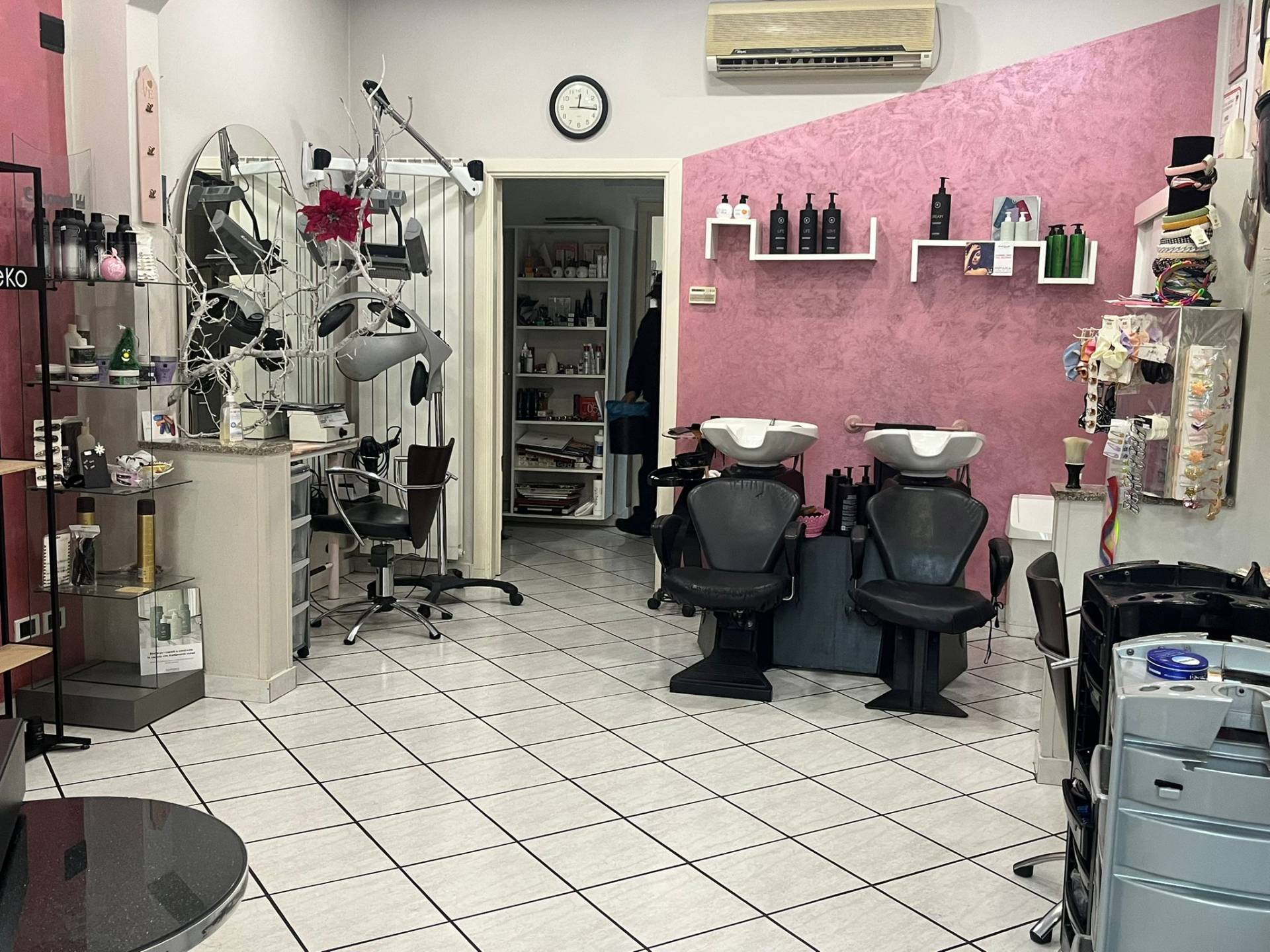 Locale commerciale in affitto a Gorla Minore