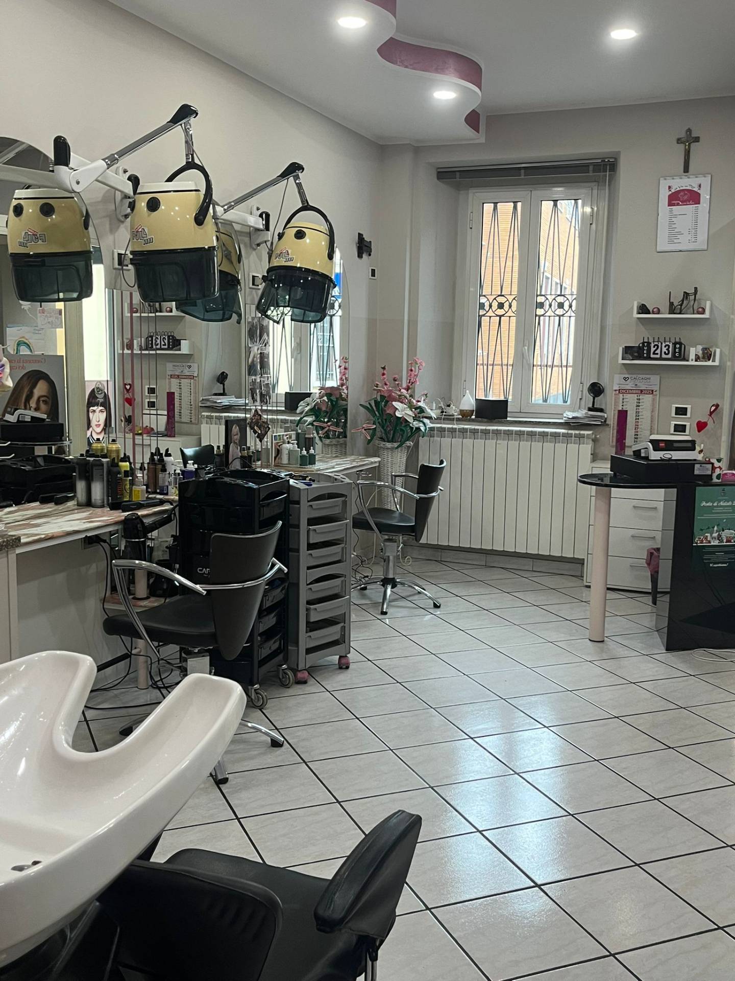 Locale commerciale in affitto a Gorla Minore