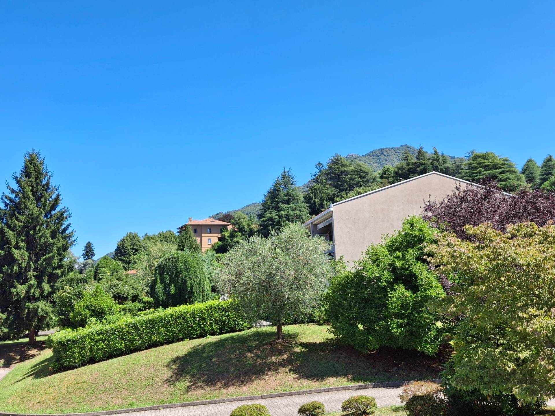 Villette a schiera in vendita a Laveno-Mombello, Mombello