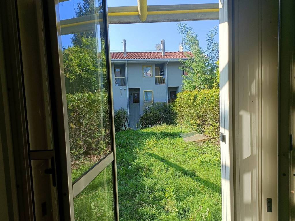 Villette a schiera in vendita a Laveno-Mombello, Mombello