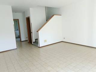 Villette a schiera in vendita a Laveno-Mombello, Mombello