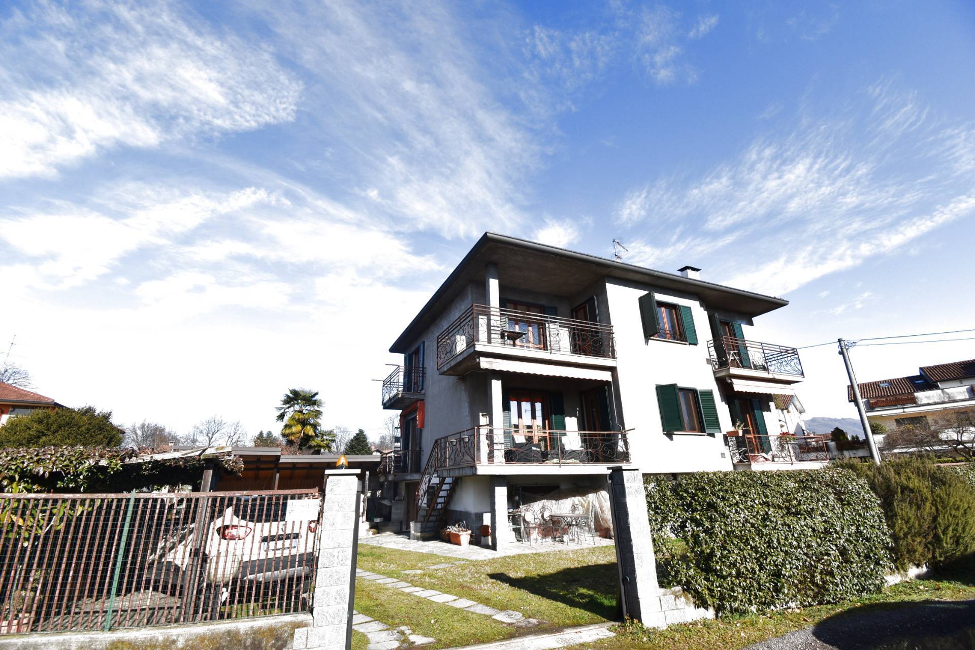 Casa singola in vendita a Brebbia