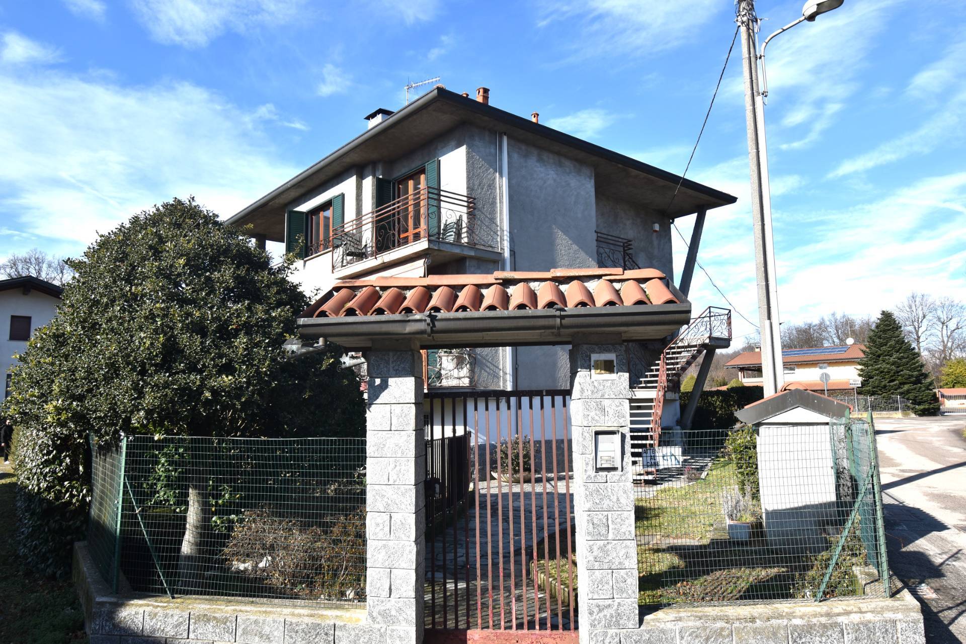 Casa singola in vendita a Brebbia