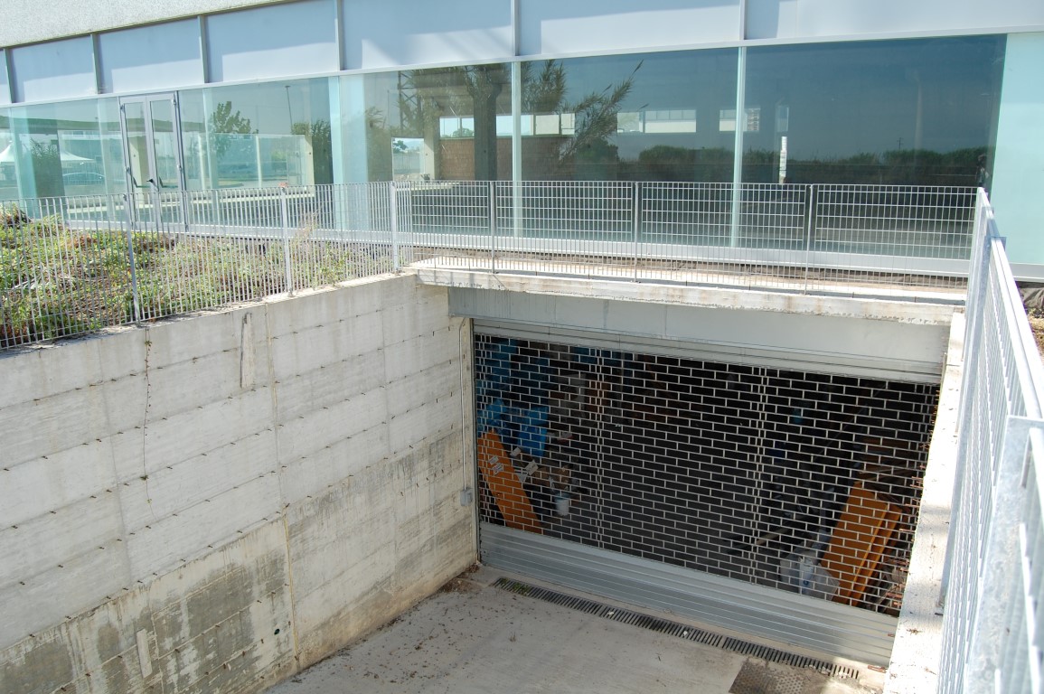 EDIFICIO COMMERCIALE-MAGAZZINO in affitto a Cisterna di Latina