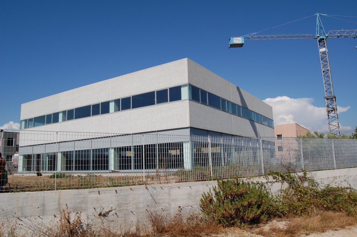 EDIFICIO COMMERCIALE-MAGAZZINO in affitto a Cisterna di Latina