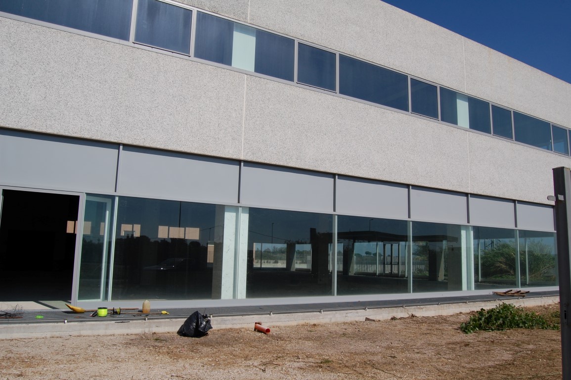 EDIFICIO COMMERCIALE-MAGAZZINO in affitto a Cisterna di Latina