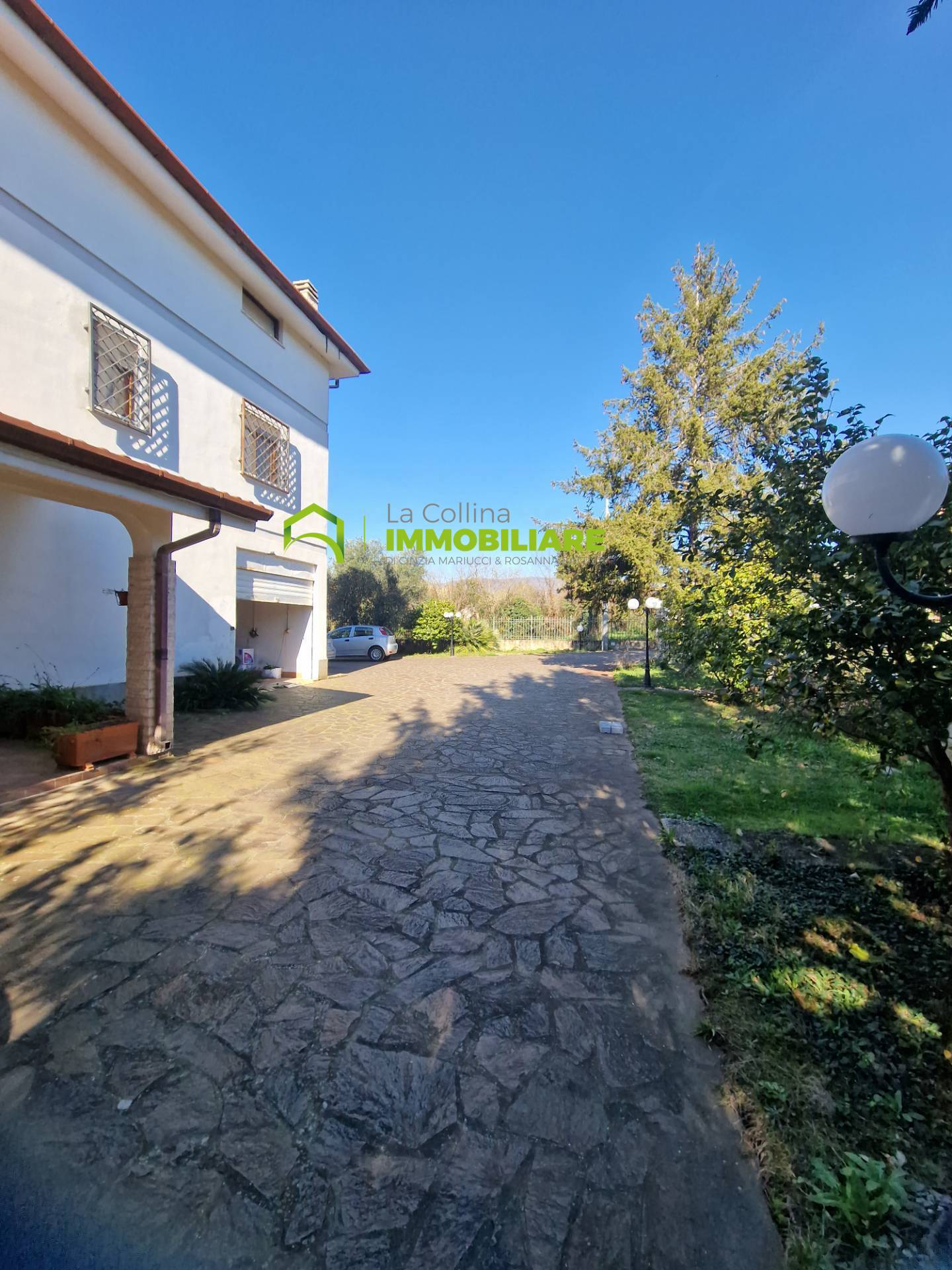 villa con terreno in vendita a Velletri