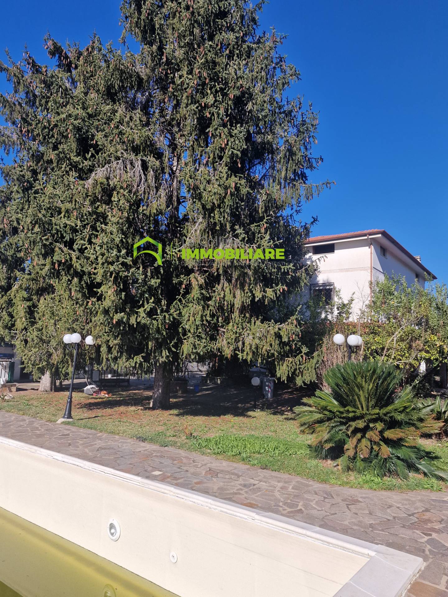 villa con terreno in vendita a Velletri