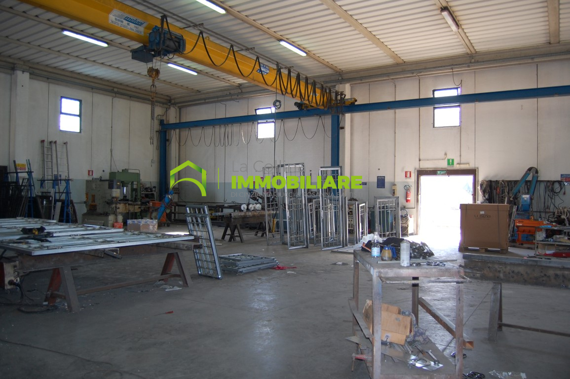 Capannone Artigianale in affitto a Cisterna di Latina