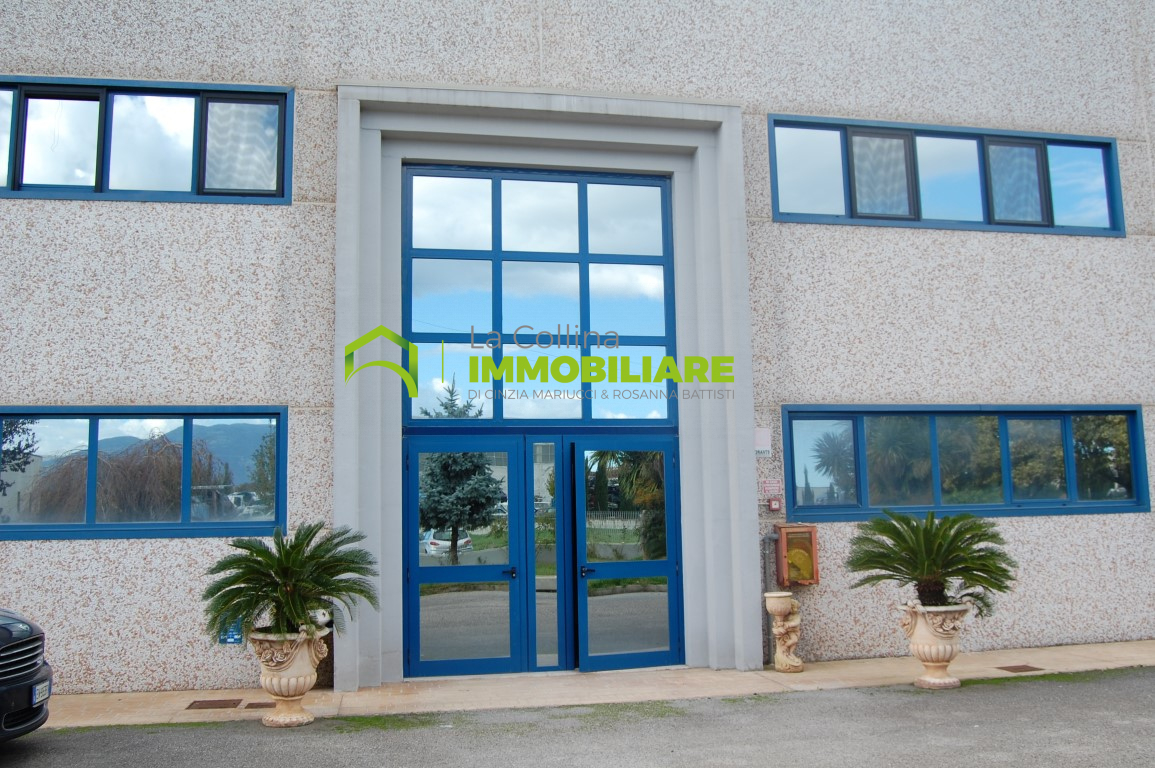 Capannone Industriale in vendita a Cisterna di Latina