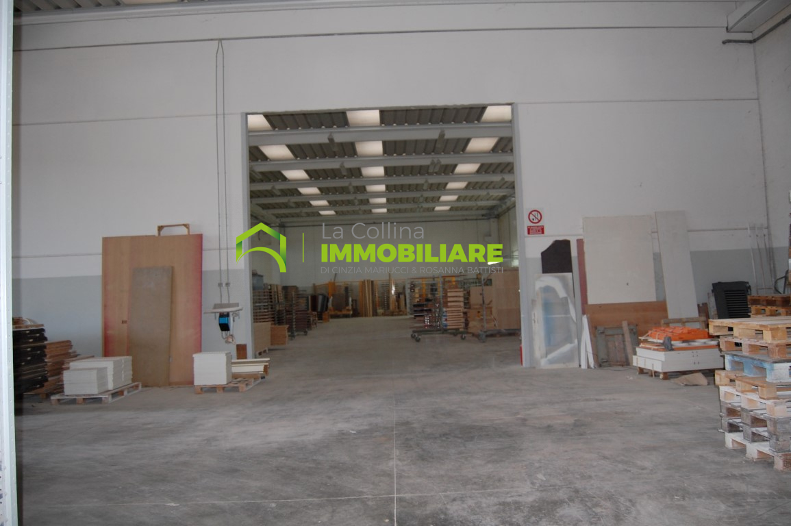 Capannone Industriale in vendita a Cisterna di Latina