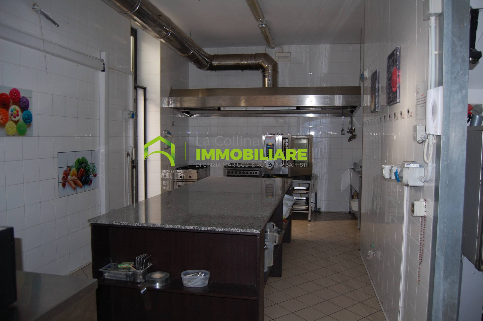 Locale commerciale in affitto a Cisterna di Latina