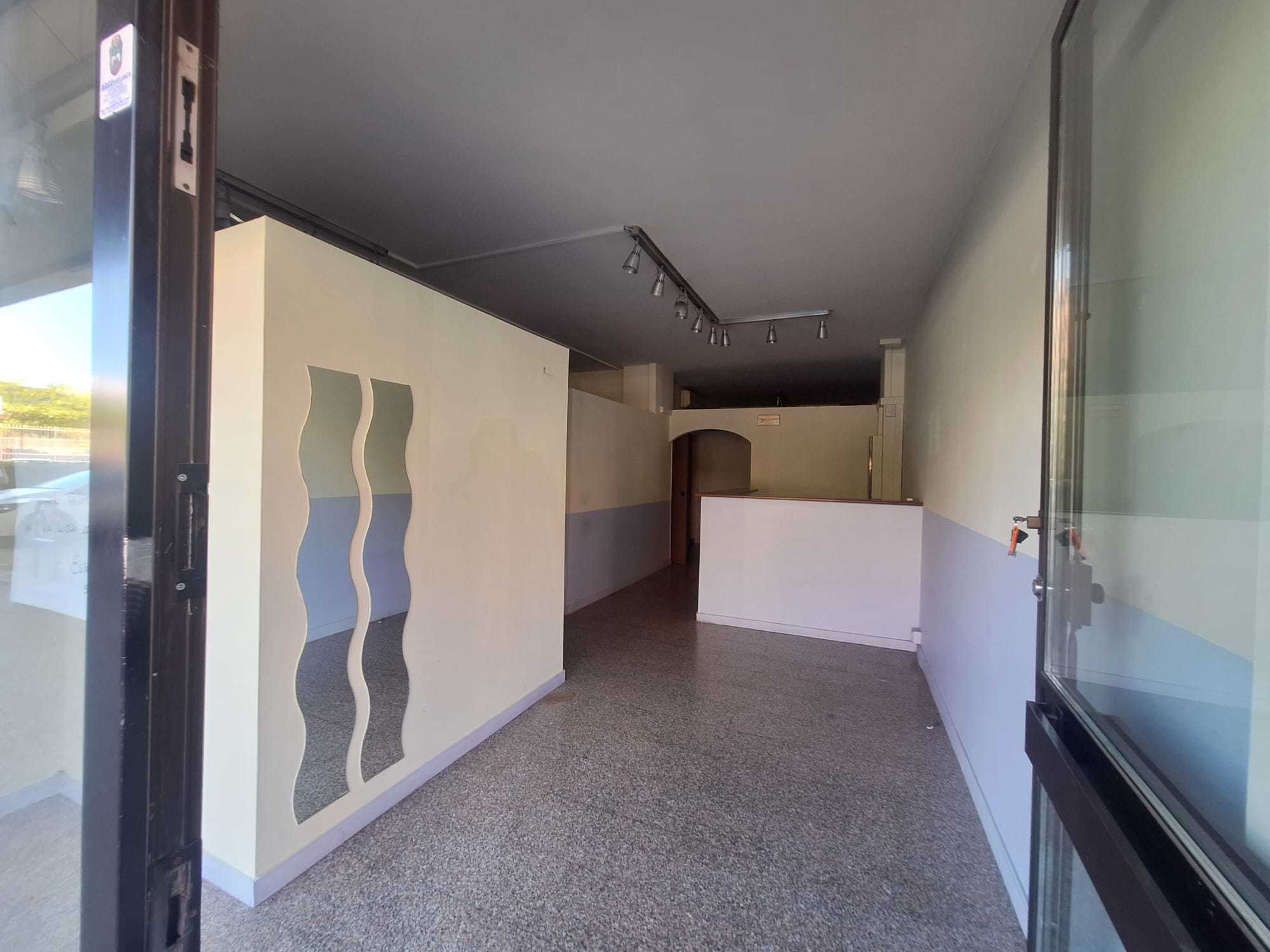 Locale commerciale in affitto in via cesare lombroso, Firenze