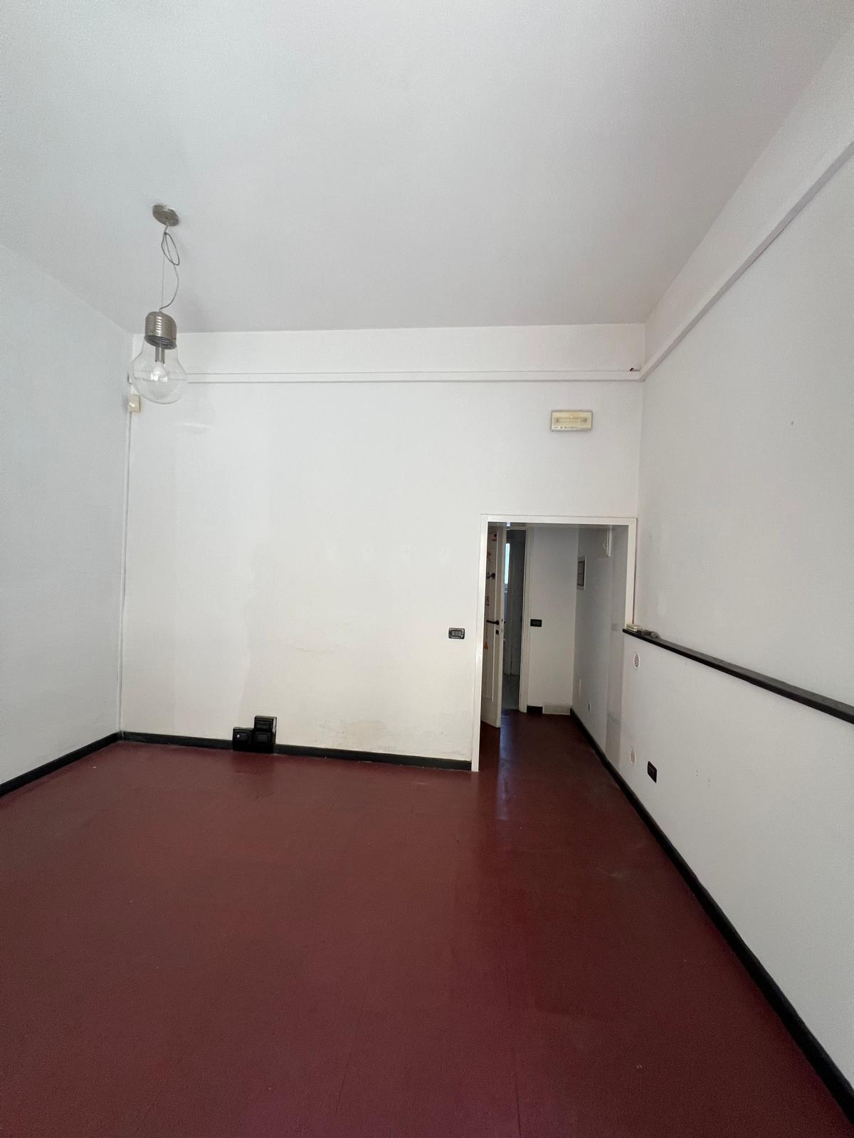 Locale commerciale in vendita in via delle panche, Firenze