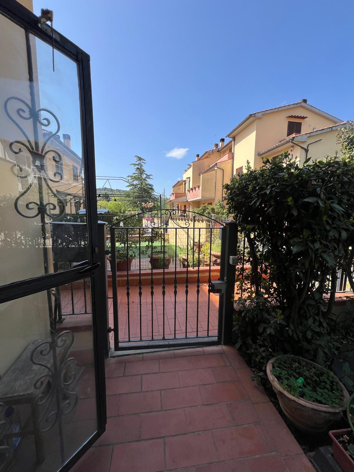 Trilocale da ristrutturare in via chiantigiana, Lastra a Signa