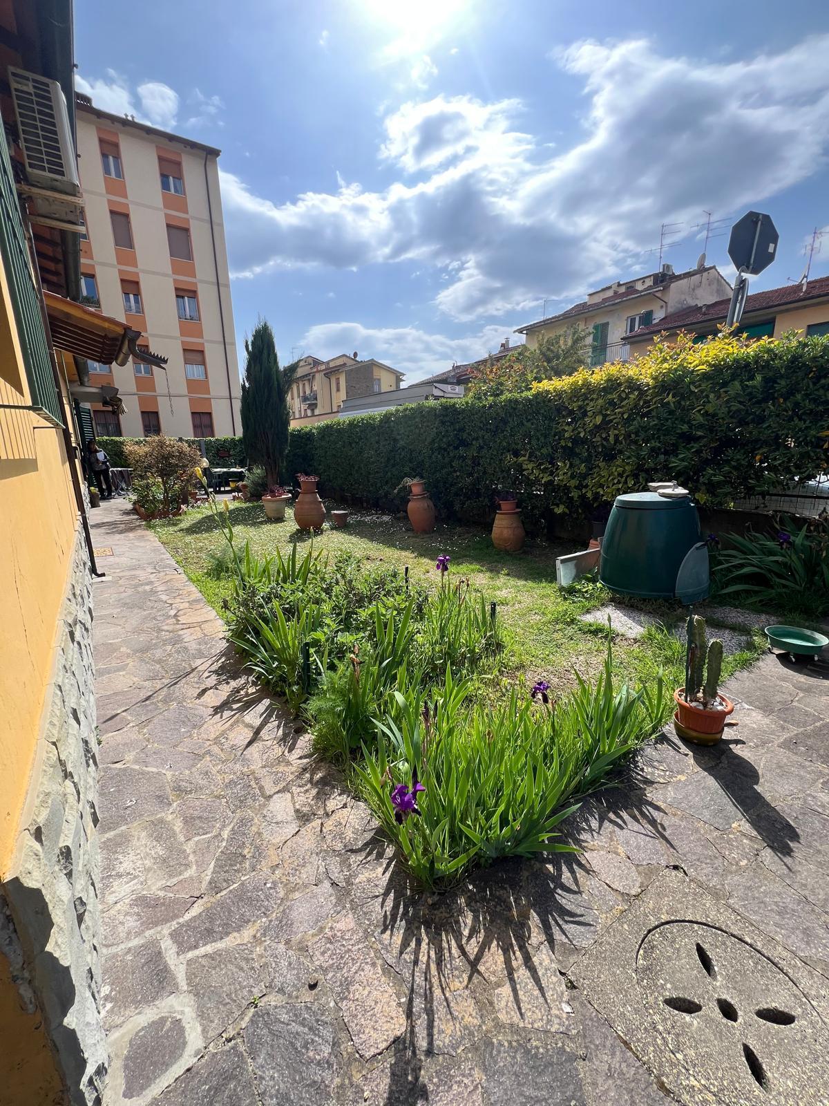 Casa indipendente con giardino in via filippo webb, Firenze
