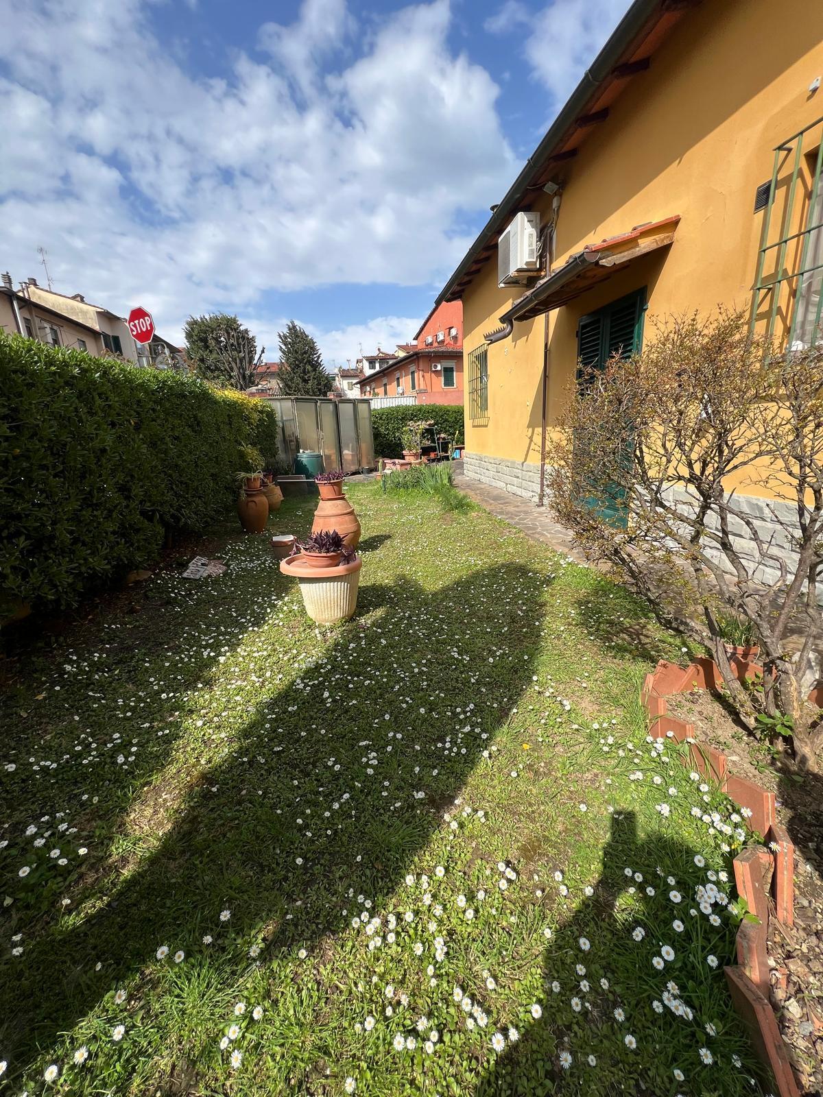 Casa indipendente con giardino in via filippo webb, Firenze