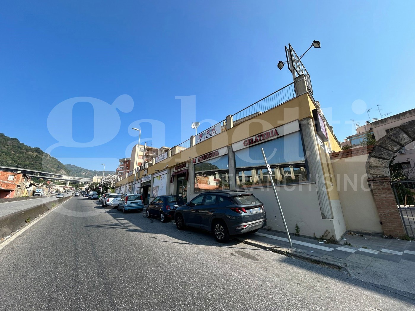 Negozio in affitto a Messina