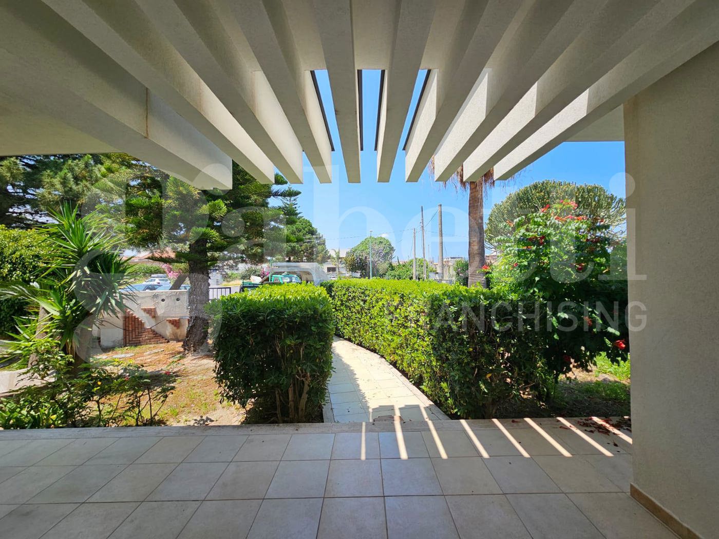 Villa con giardino a Torregrotta