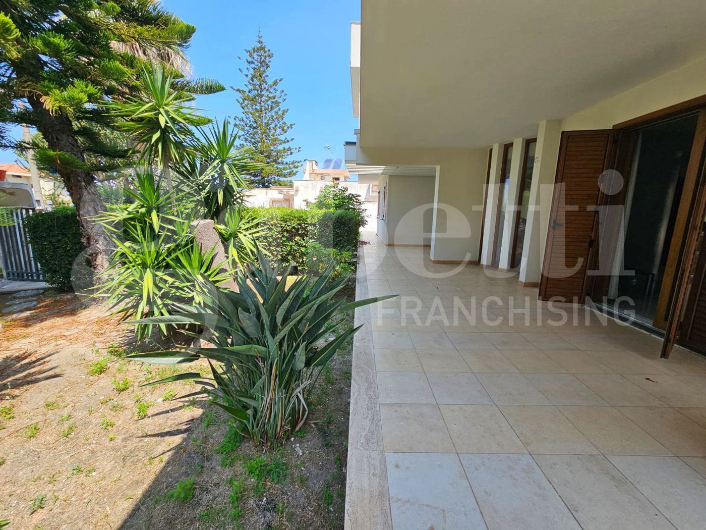 Villa con giardino a Torregrotta