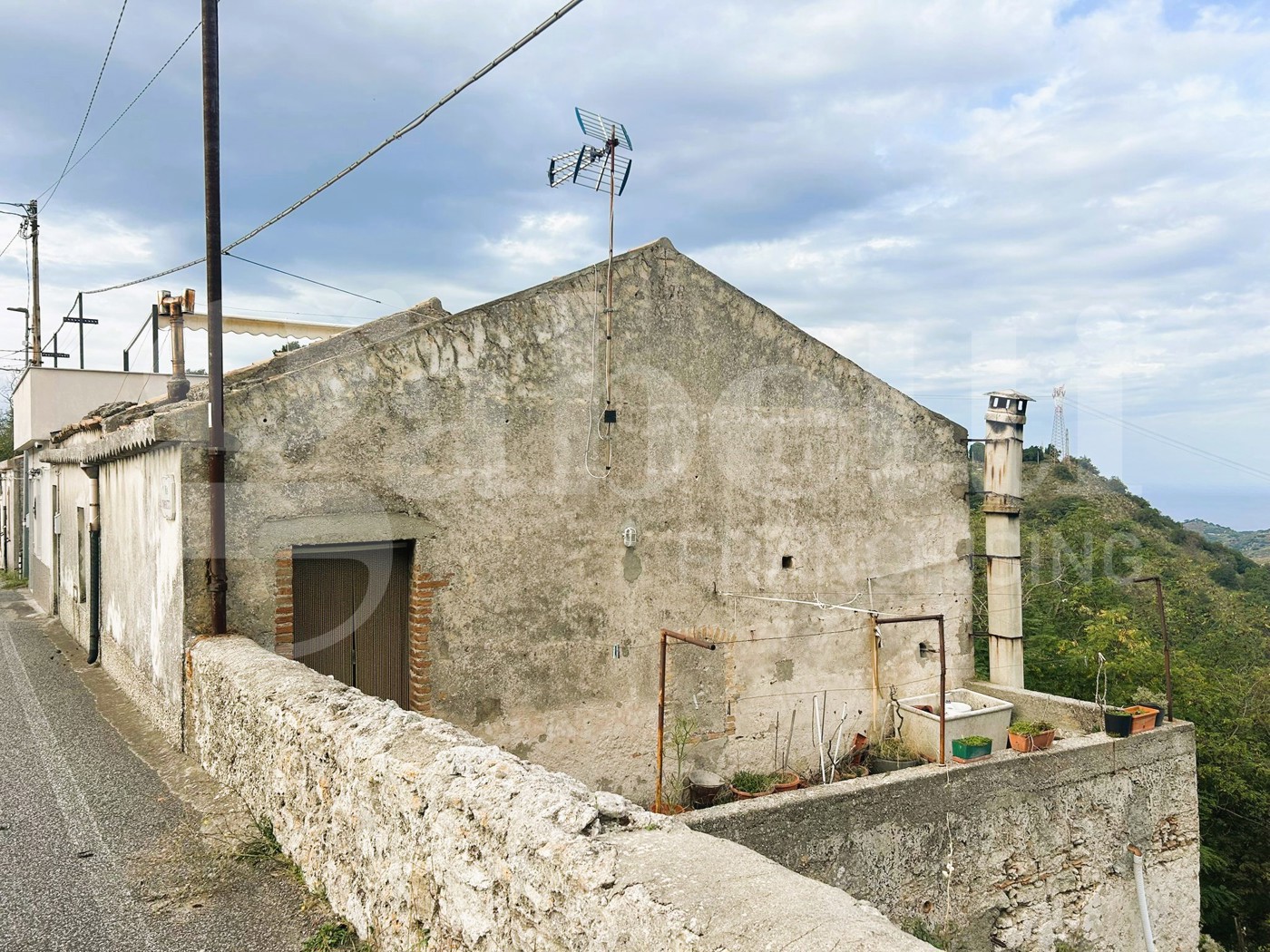 Casa indipendente con giardino a Rometta