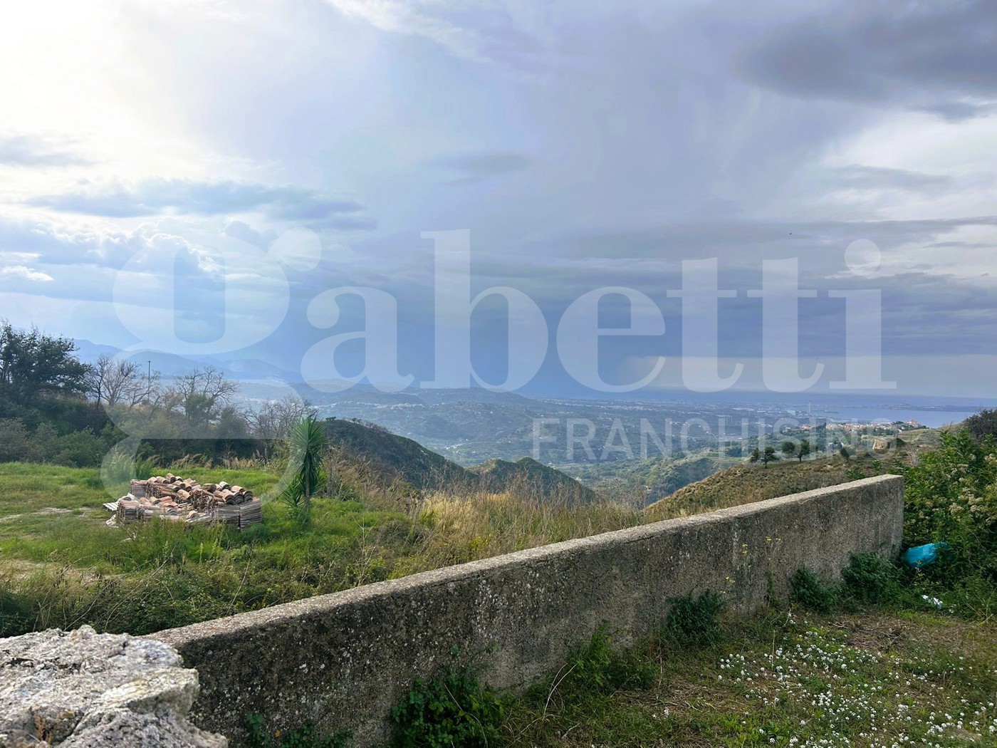 Casa indipendente con giardino a Rometta