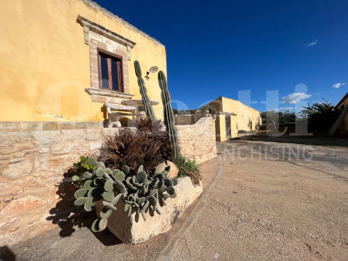 Rustico in vendita a Santa Croce Camerina