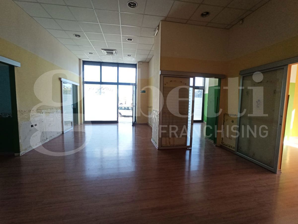 Negozio in vendita a Messina