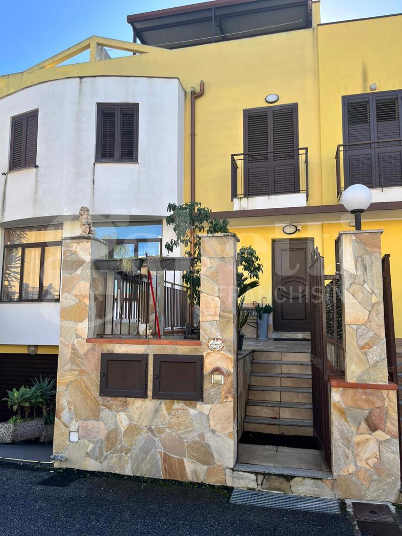 Villa con giardino a Torregrotta