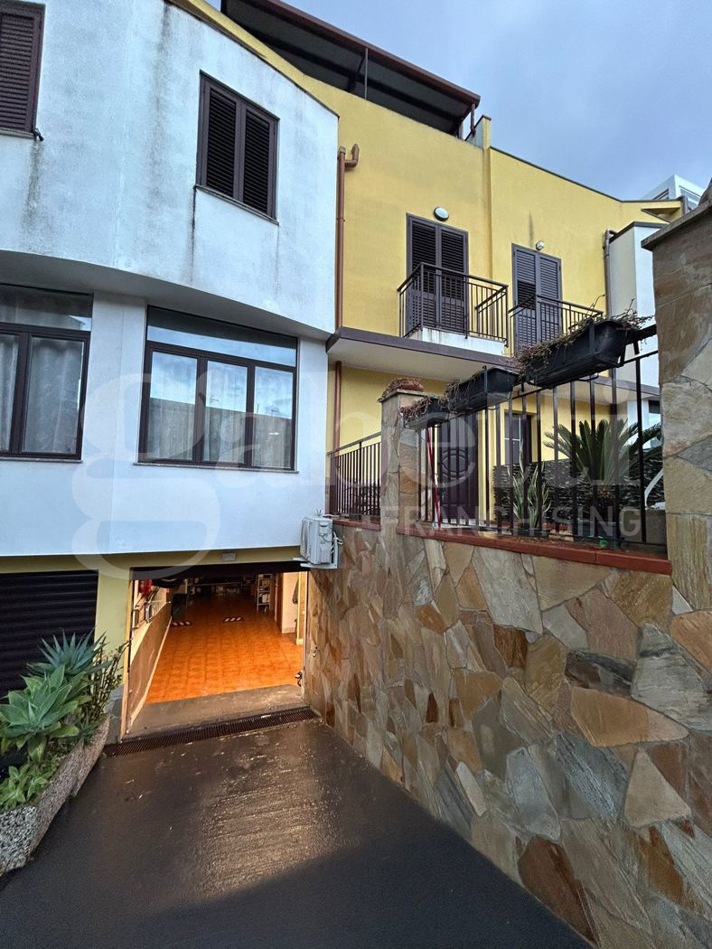 Villa con giardino a Torregrotta