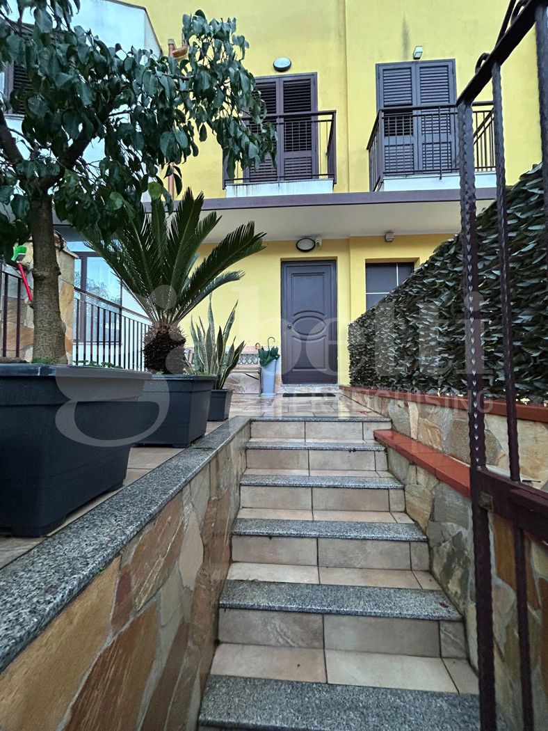 Villa con giardino a Torregrotta