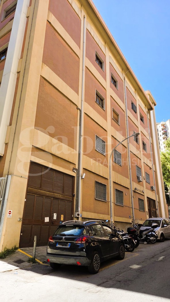 Ufficio da ristrutturare a Messina