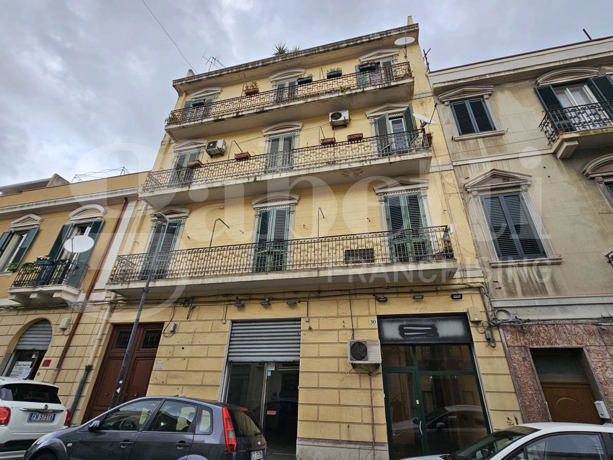 Negozio in affitto a Messina