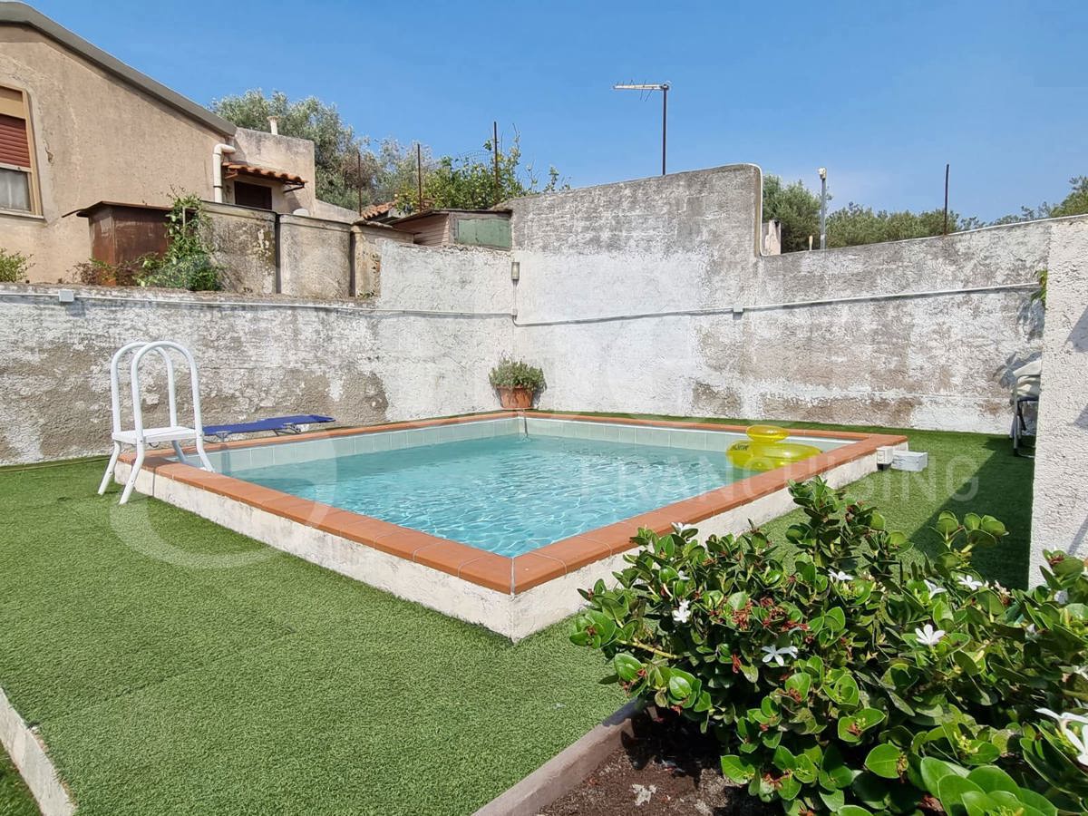 Villa con giardino a Messina