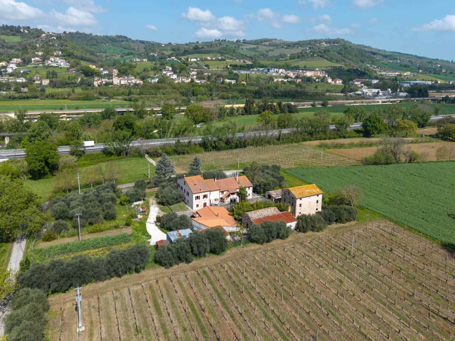 Rustico in vendita in via via vallati 22, Maiolati Spontini