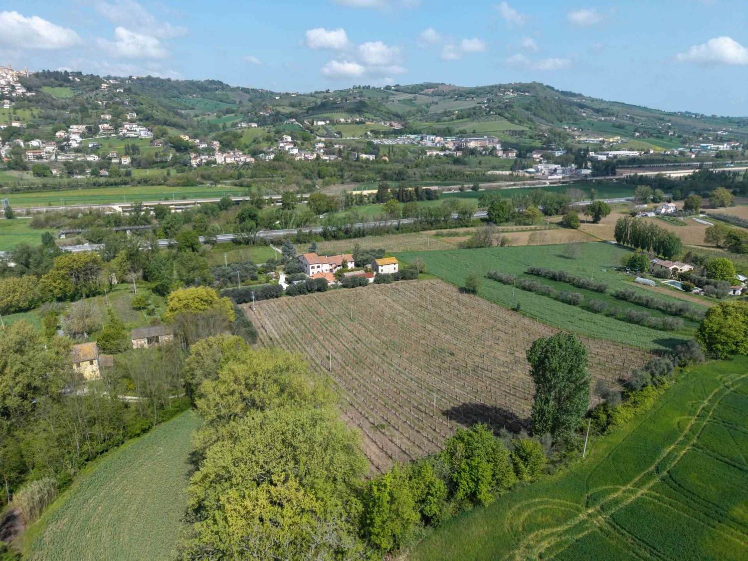 Rustico in vendita in via via vallati 22, Maiolati Spontini