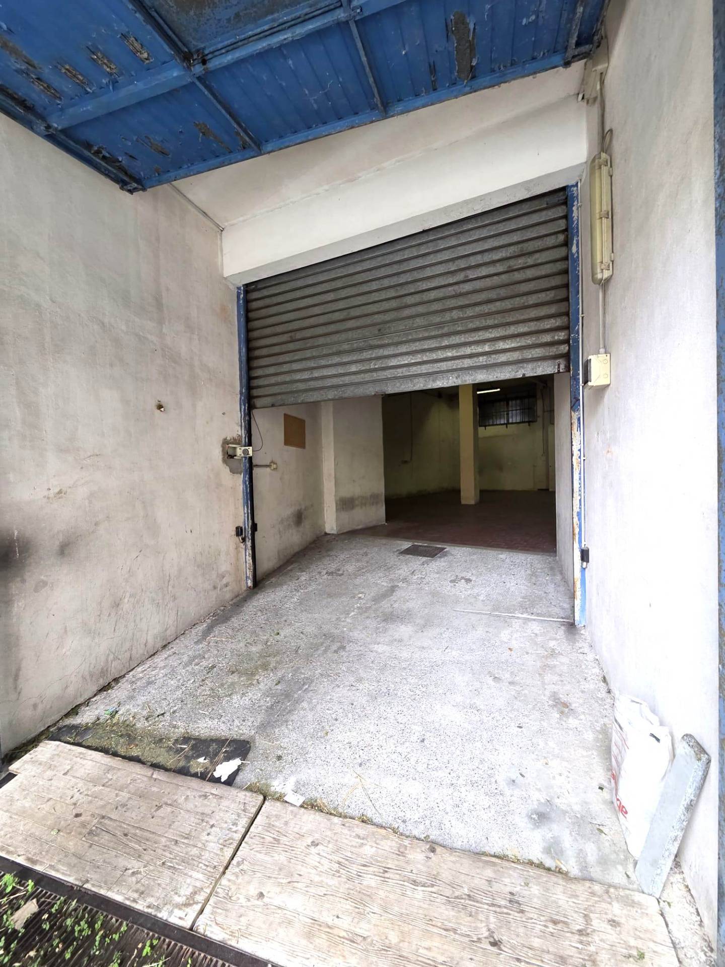 Magazzino in affitto a Genova, Pra