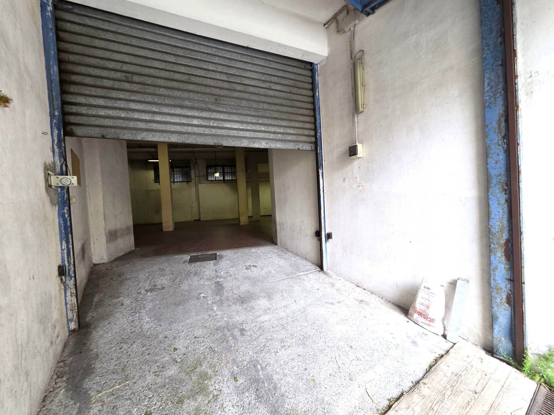 Magazzino in affitto a Genova, Pra