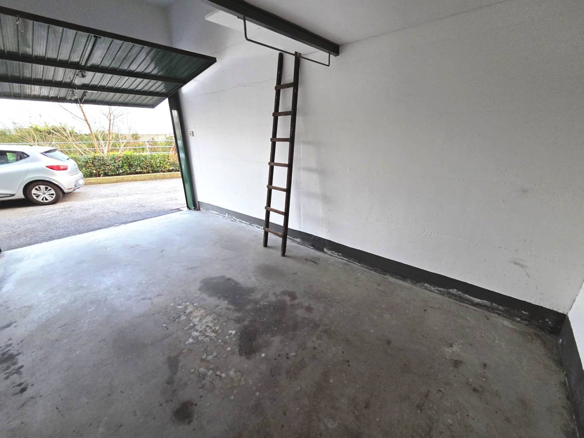 Box in affitto a Genova, Voltri