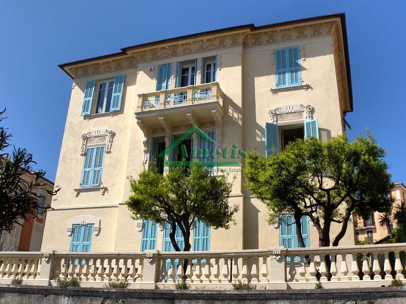 Appartamento vista mare, Imperia porto maurizio centro