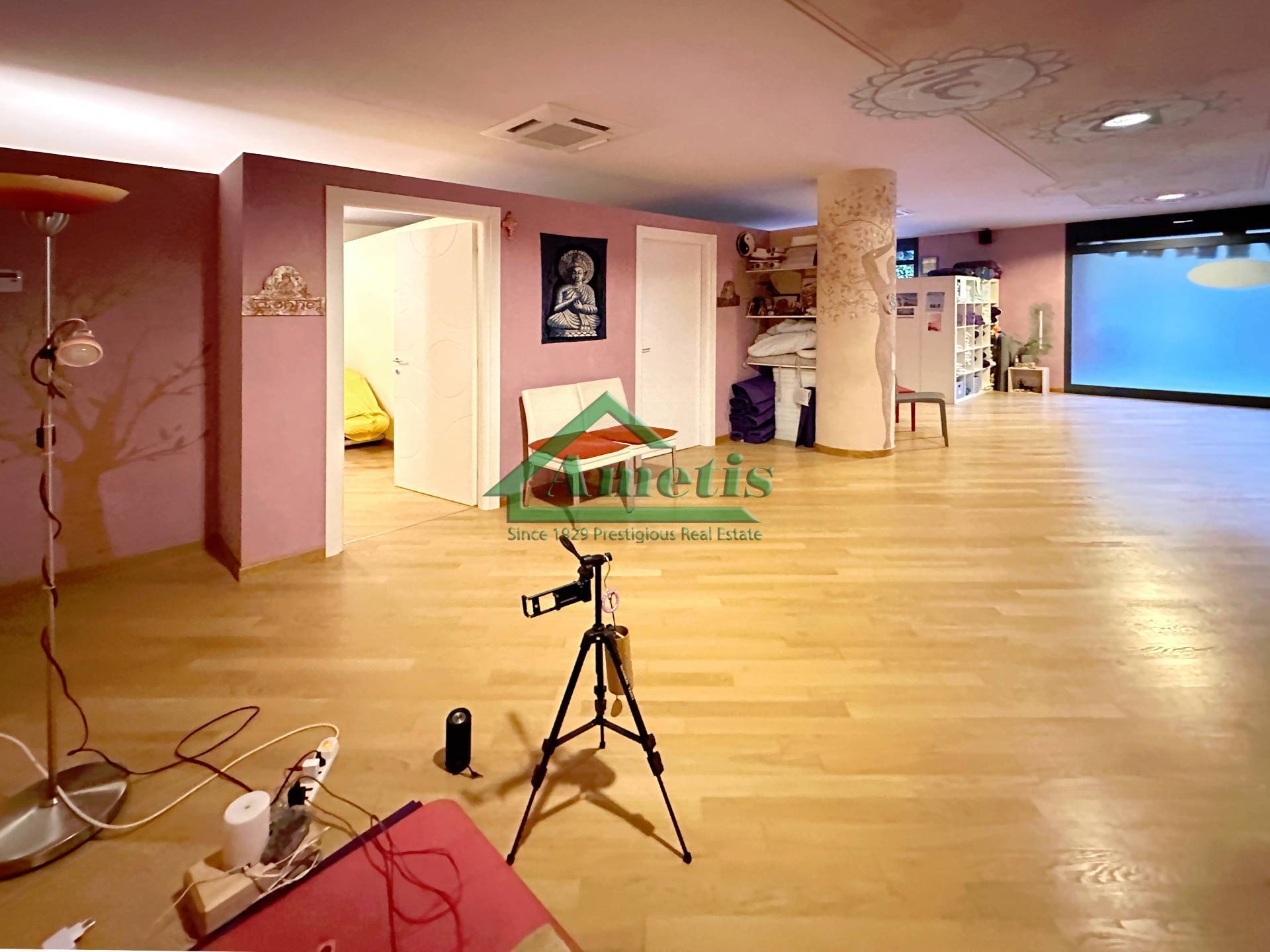 Ufficio / Negozio / Deposito in vendita a Imperia, Oneglia centro