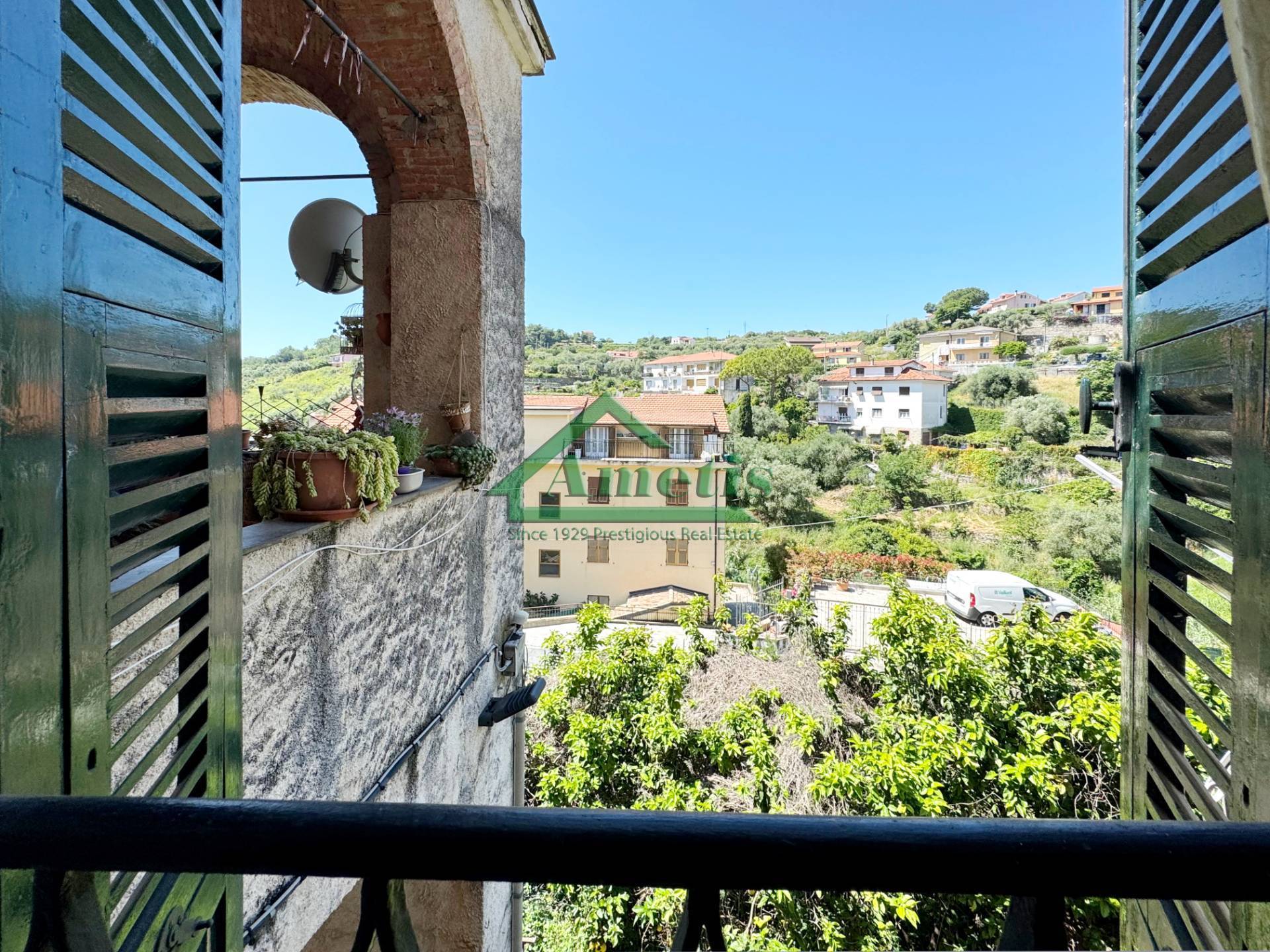 Appartamento in vendita a Imperia, Porto Maurizio periferia