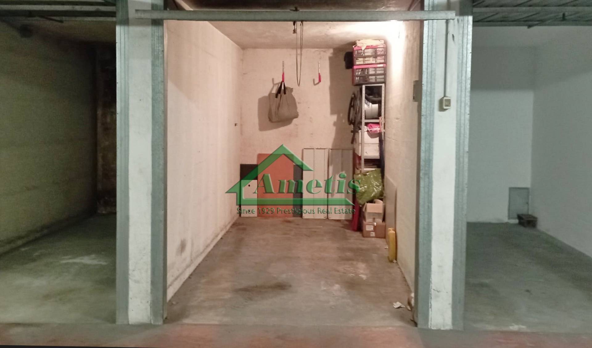 Garage in vendita a Imperia, Oneglia centro