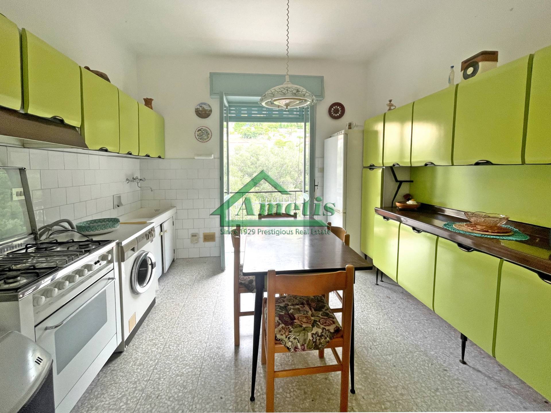 Appartamento in vendita a Pietrabruna