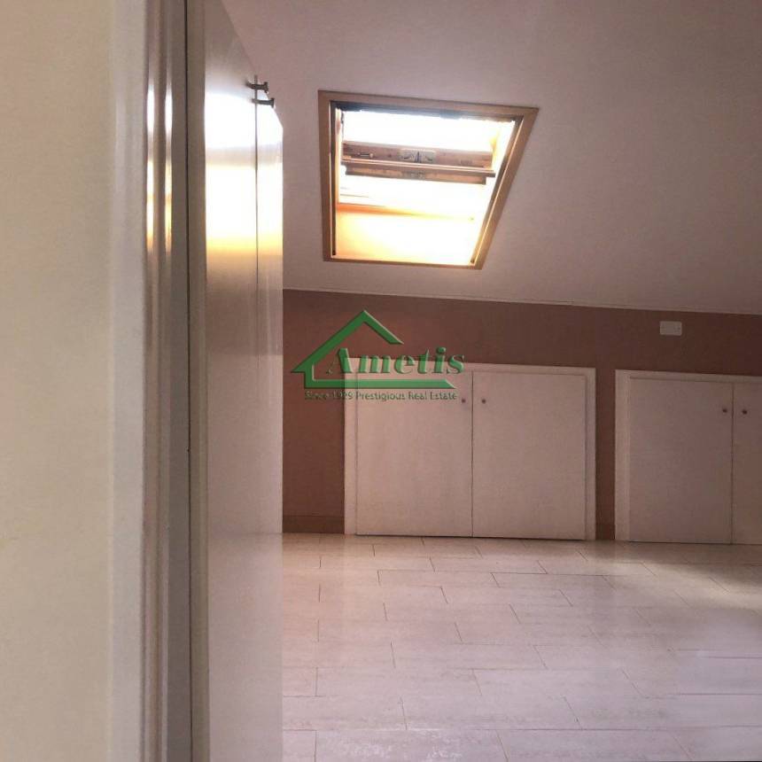 Appartamento in vendita a Imperia, Porto Maurizio periferia