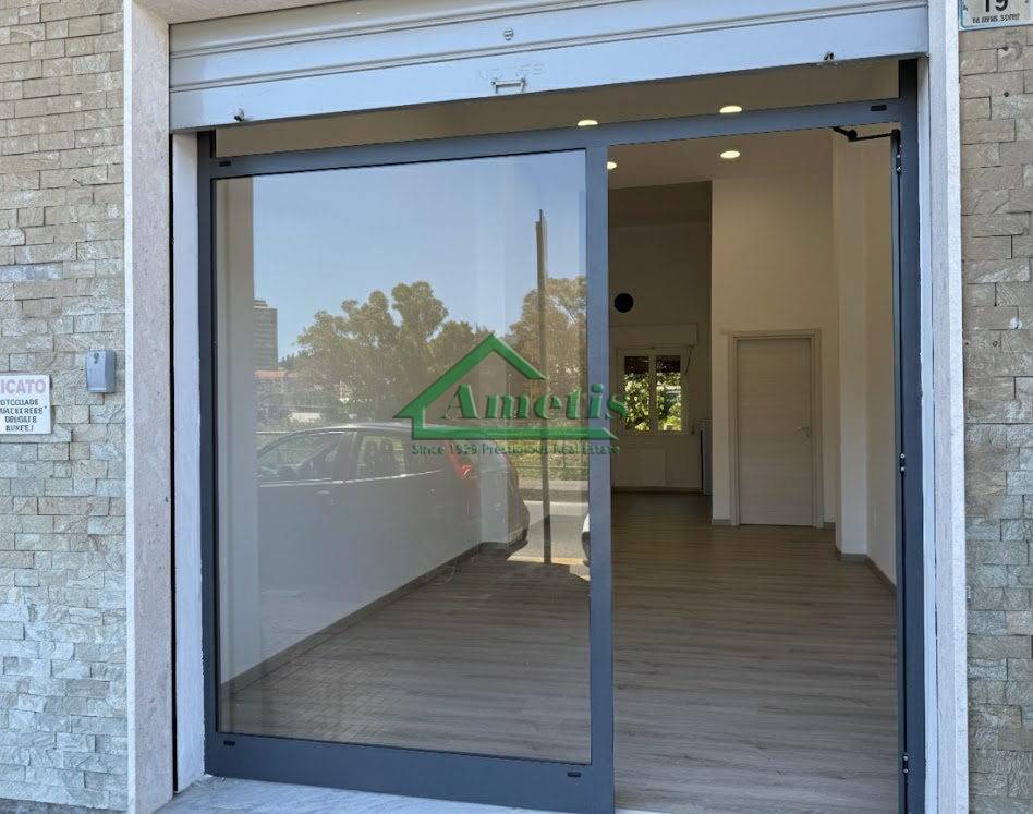 Ufficio / Negozio / Deposito in affitto a Imperia, Oneglia centro