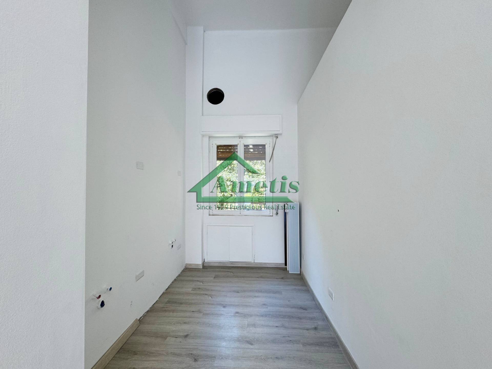 Ufficio / Negozio / Deposito in affitto a Imperia, Oneglia centro