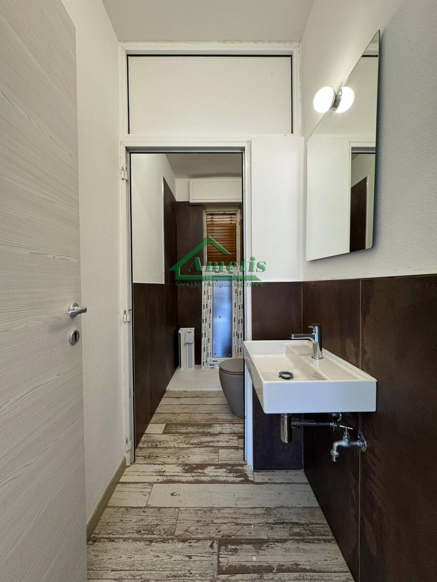 Ufficio / Negozio / Deposito in affitto a Imperia, Oneglia centro