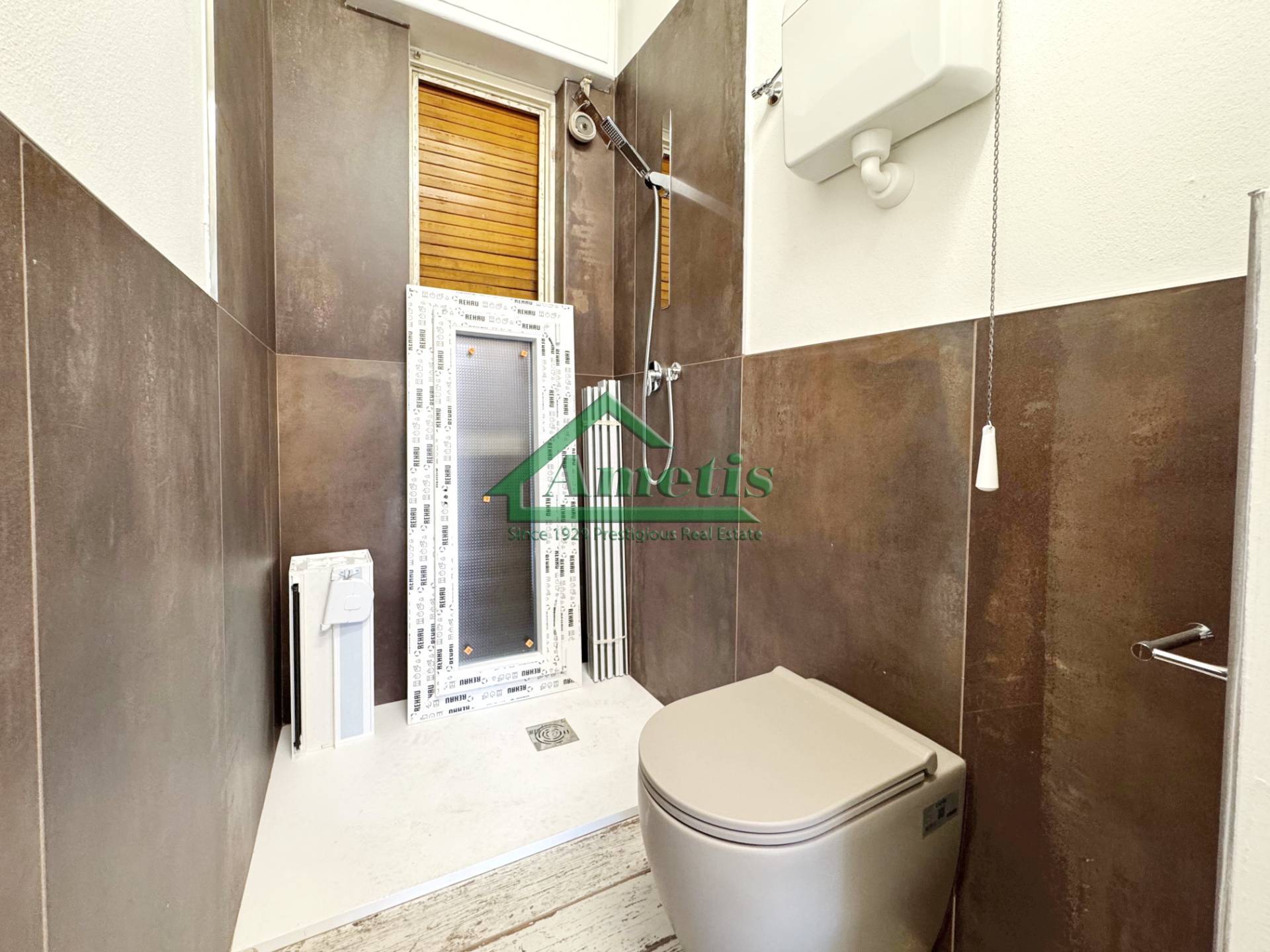 Ufficio / Negozio / Deposito in affitto a Imperia, Oneglia centro