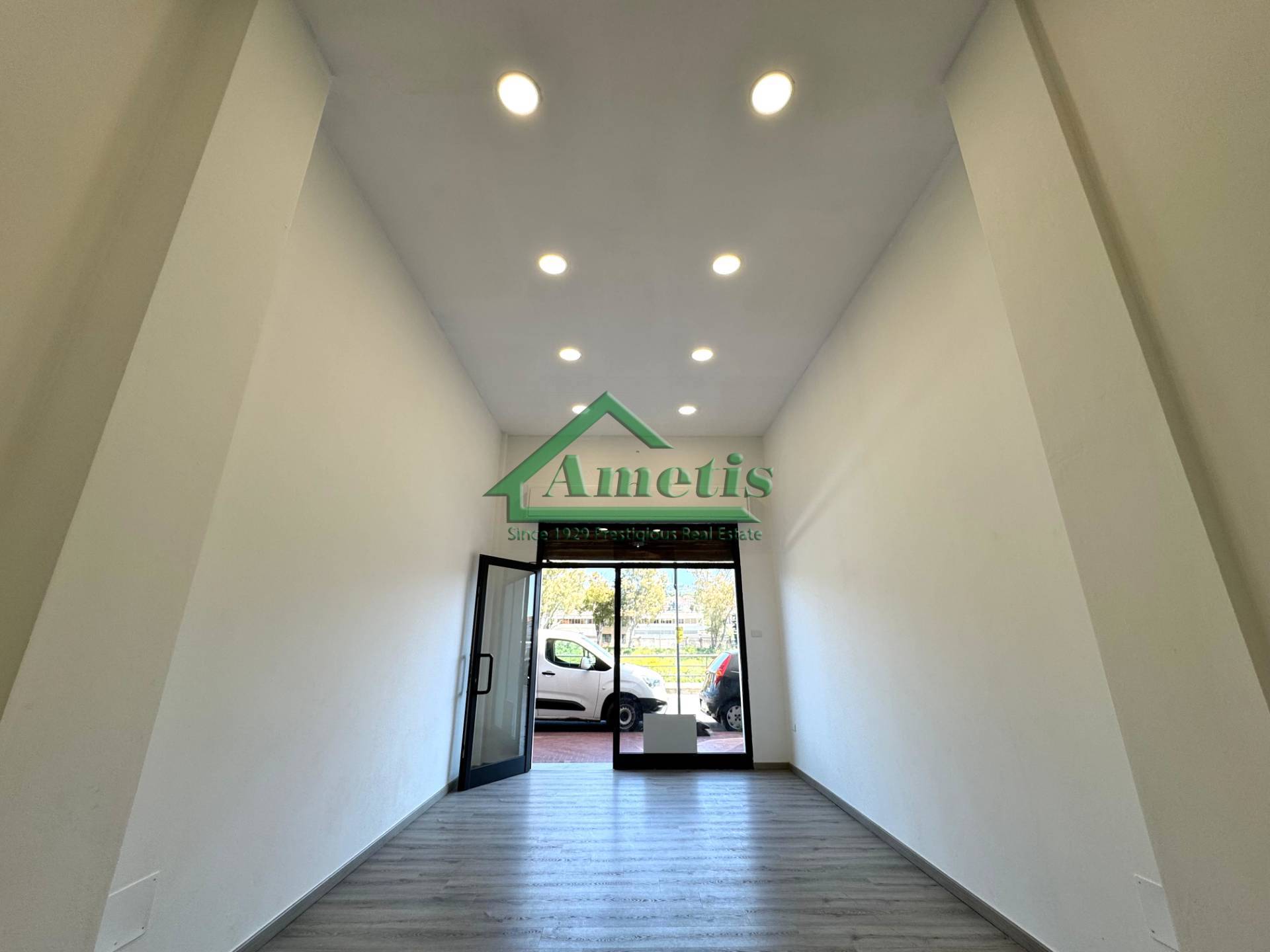 Ufficio / Negozio / Deposito in affitto a Imperia, Oneglia centro